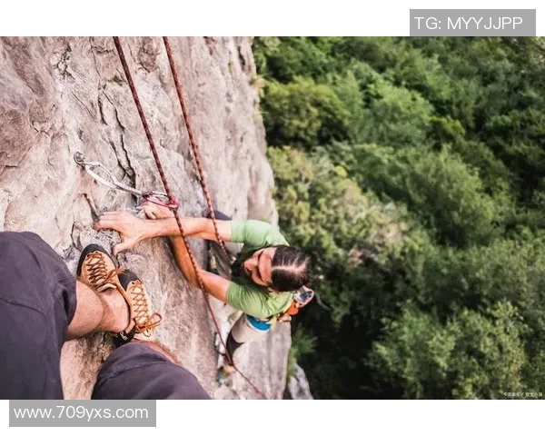 重庆攀岩队与深圳攀岩队赛后复盘团队协作的成功与挑战分析